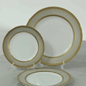 Service 36 pièces en céramique avec bord doré